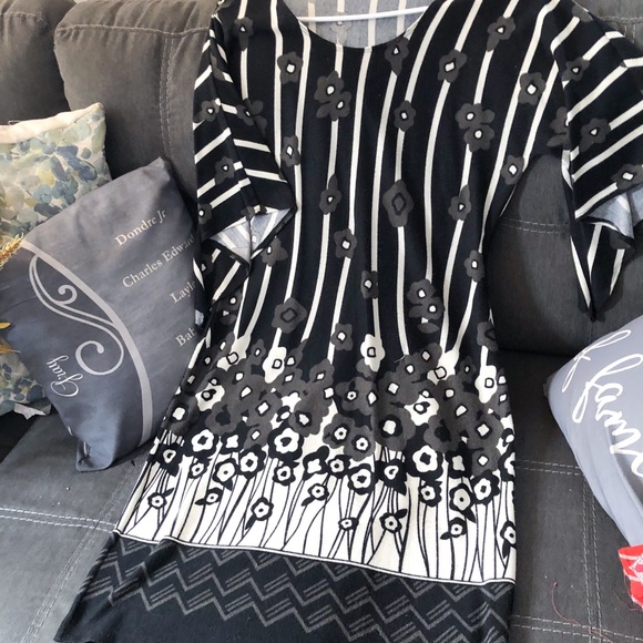 Black and Tan dress - Picture 4 of 4